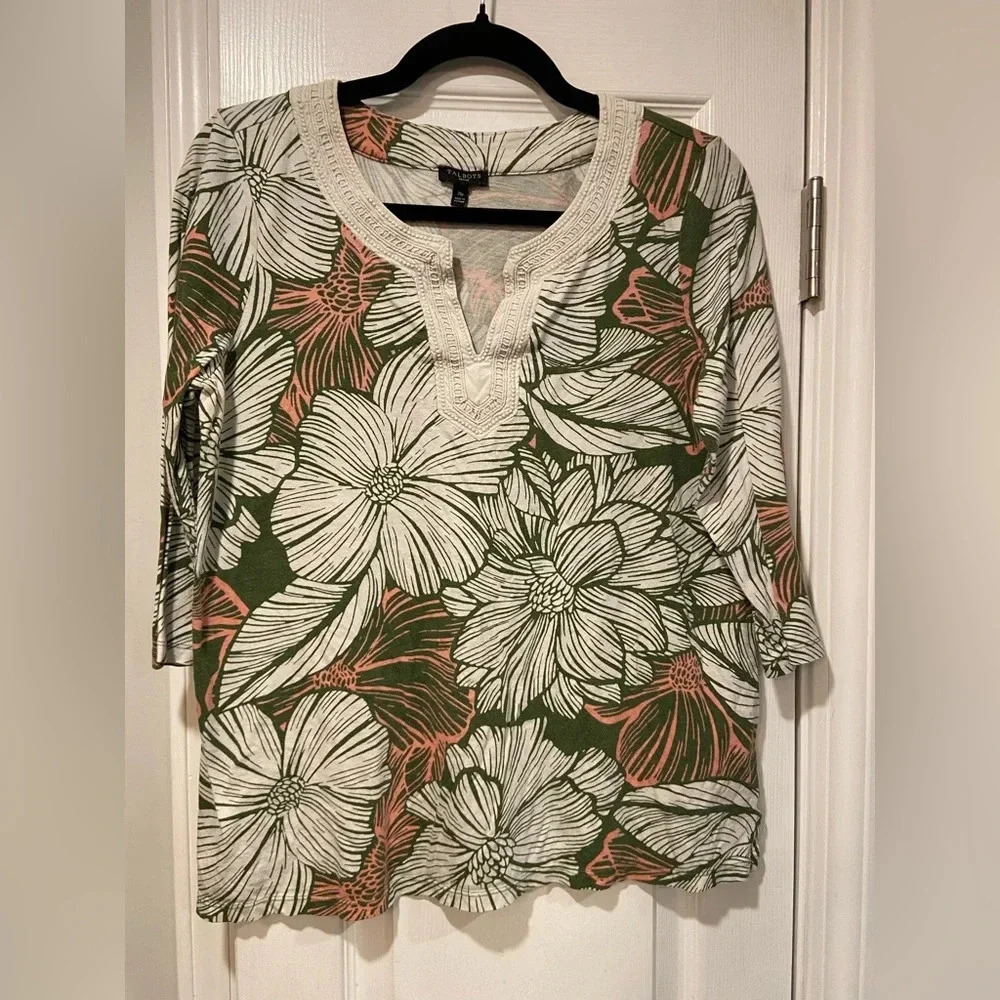 Talbots Palm Tropical 3/4 Sleeve Embroidered V neck Pullover Tee Shirt Size M P